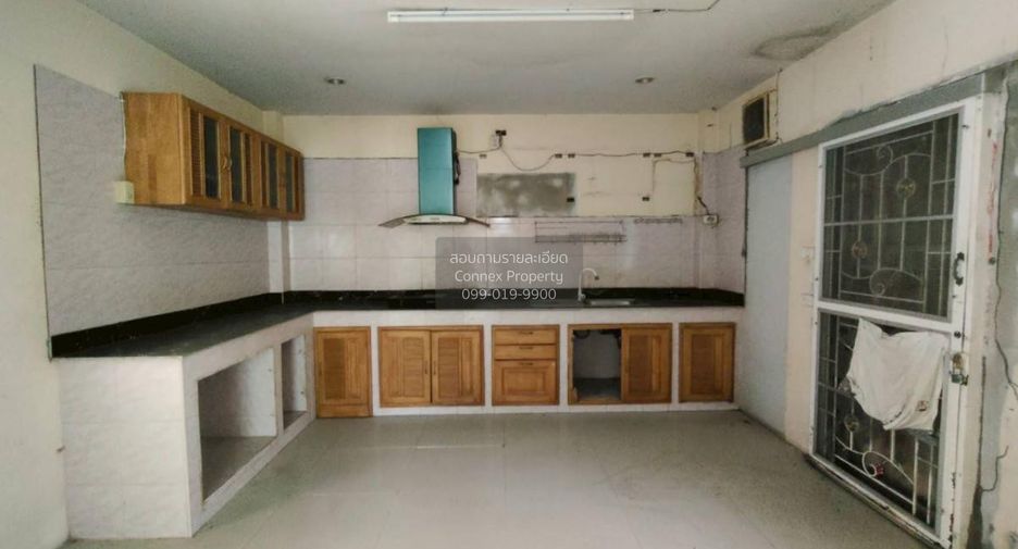 For sale 4 bedrooms house in Phutthamonthon, Nakhon Pathom