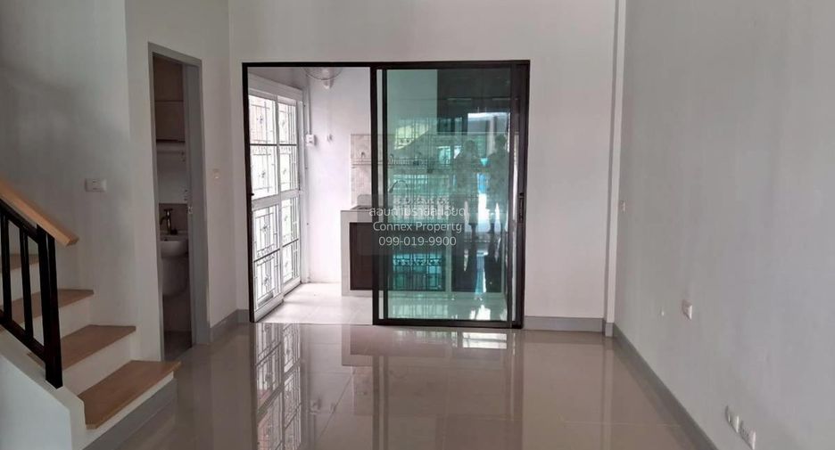 出售 3 卧室 联排别墅 在 Sai Noi, Nonthaburi
