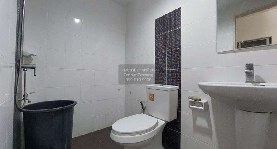 For sale 2 bedrooms townhouse in Mueang Chon Buri, Chonburi
