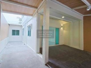 Casa adosada en venta de 3 habitaciones en Bang Bon, Bangkok