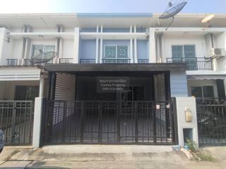 Reihenhaus zum Kauf mit 3 Zimmer in Bang Phli, Samut Prakan