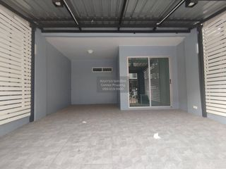 Reihenhaus zum Kauf mit 3 Zimmer in Bang Phli, Samut Prakan