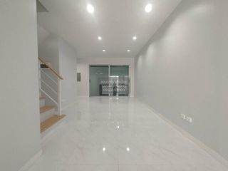 Reihenhaus zum Kauf mit 3 Zimmer in Bang Phli, Samut Prakan