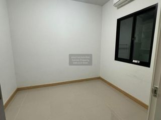 Reihenhaus zum Kauf mit 4 Zimmer in Khlong Sam Wa, Bangkok