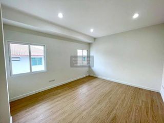 Haus zum Kauf mit 4 Zimmer in Mueang Samut Sakhon, Samut Sakhon