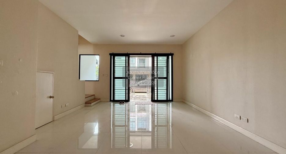 For sale 3 bedrooms townhouse in Mueang Nonthaburi, Nonthaburi