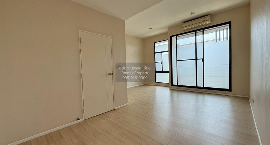 For sale 3 bedrooms townhouse in Mueang Nonthaburi, Nonthaburi