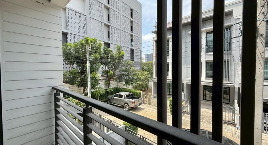 For sale 3 bedrooms townhouse in Mueang Nonthaburi, Nonthaburi