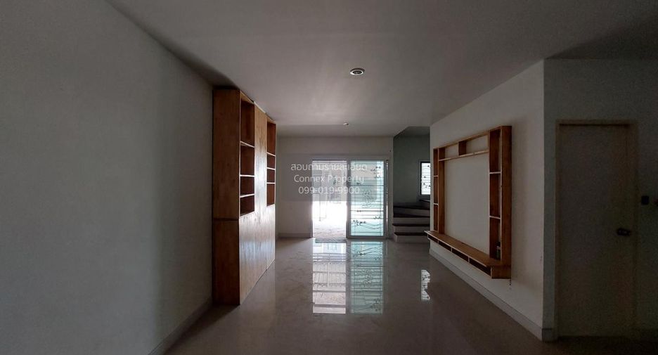 For sale 3 bedrooms townhouse in Mueang Chon Buri, Chonburi