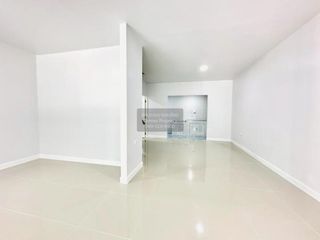 出售 3 卧室 联排别墅 在 Lam Luk Ka, Pathum Thani