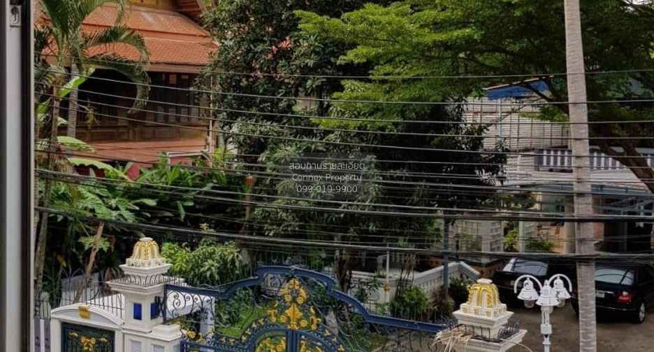 For sale 2 bedrooms condo in Watthana, Bangkok