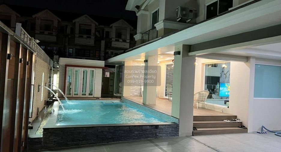 Casa en venta de 5 habitaciones en Pak Kret, Nonthaburi