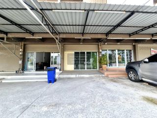 Local comercial en venta de 4 habitaciones en Bang Lamung, Chonburi