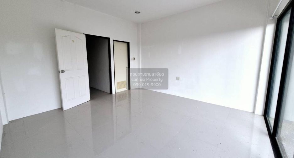 Local comercial en venta de 4 habitaciones en Bang Lamung, Chonburi