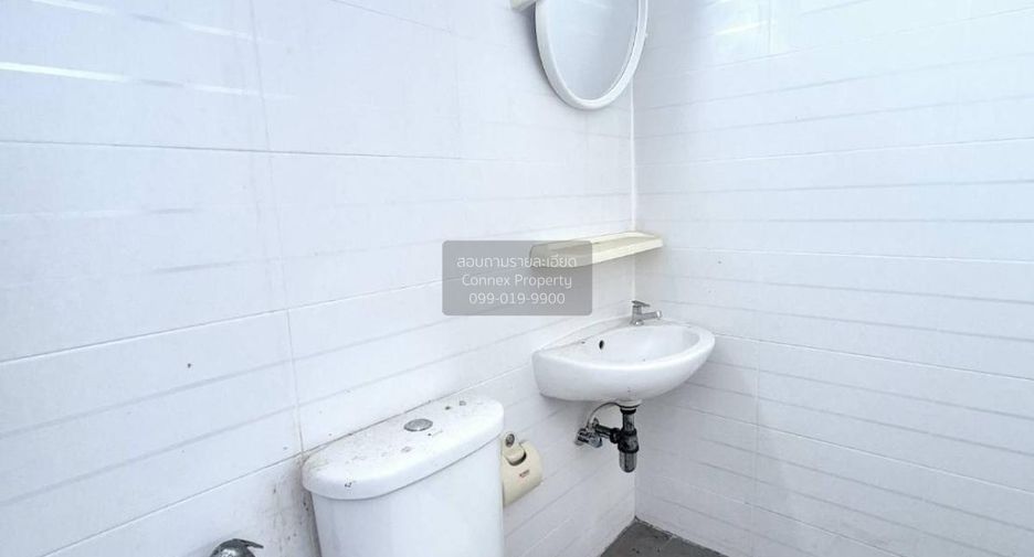 Local comercial en venta de 4 habitaciones en Bang Lamung, Chonburi