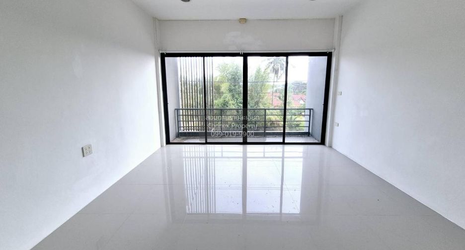 Local comercial en venta de 4 habitaciones en Bang Lamung, Chonburi