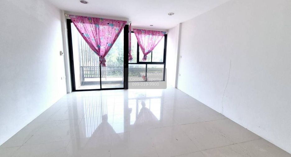 Local comercial en venta de 4 habitaciones en Bang Lamung, Chonburi