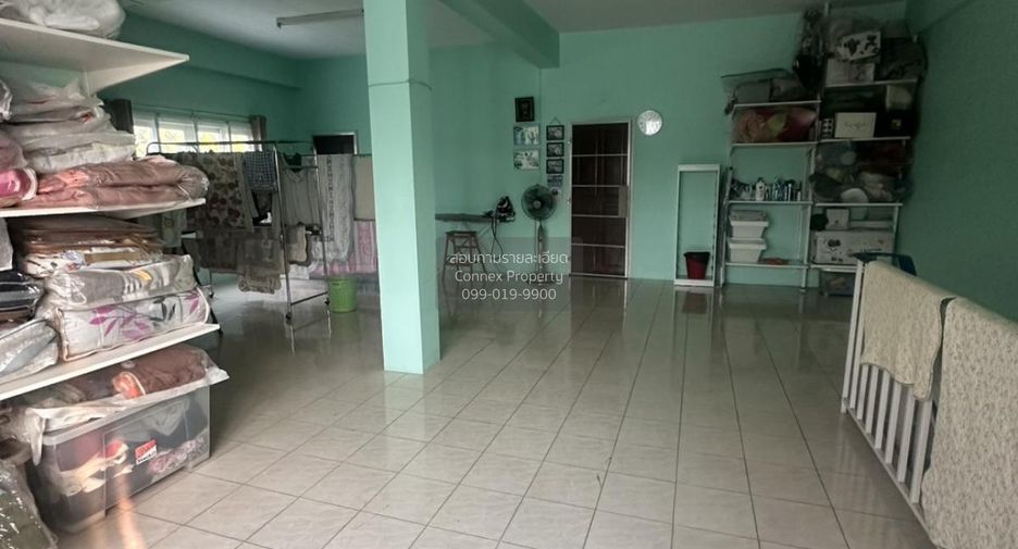 For sale 4 bedrooms retail Space in Mueang Nakhon Nayok, Nakhon Nayok