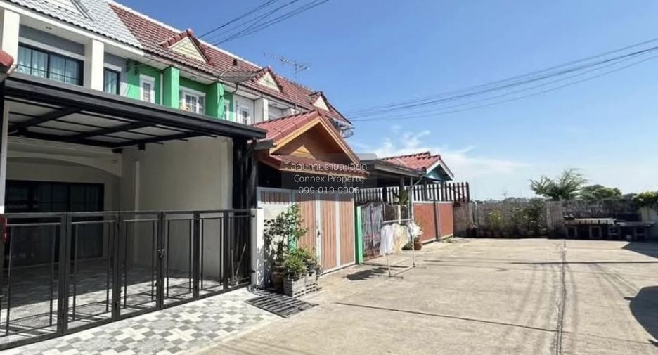 À vendre 2 chambres maison de ville à Nong Chok, Bangkok
