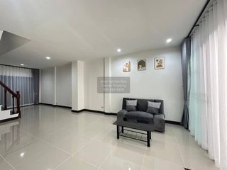 Casa adosada en venta de 2 habitaciones en Nong Chok, Bangkok