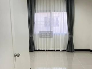 Casa adosada en venta de 2 habitaciones en Nong Chok, Bangkok