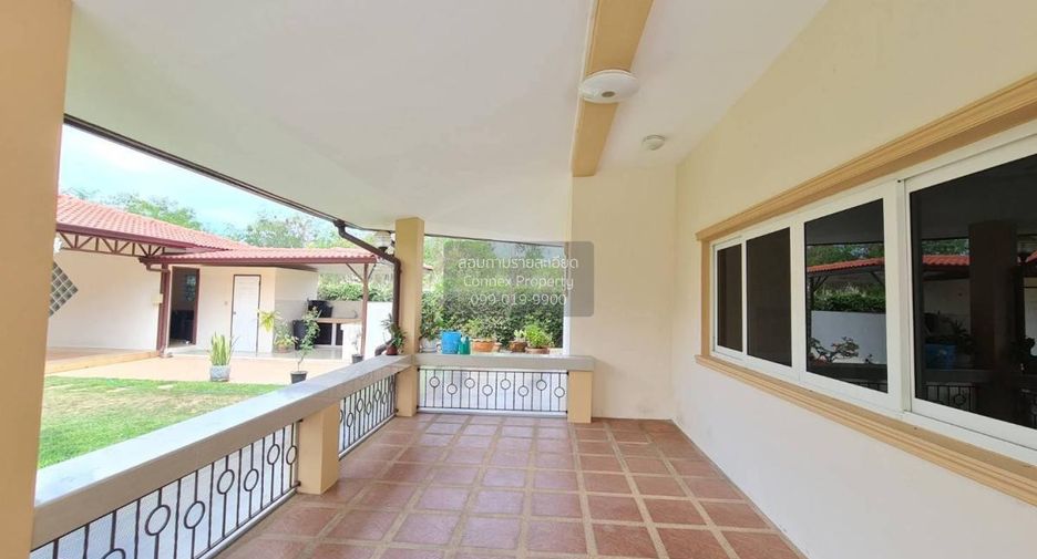 For sale 4 bedrooms villa in Bang Saray, Pattaya