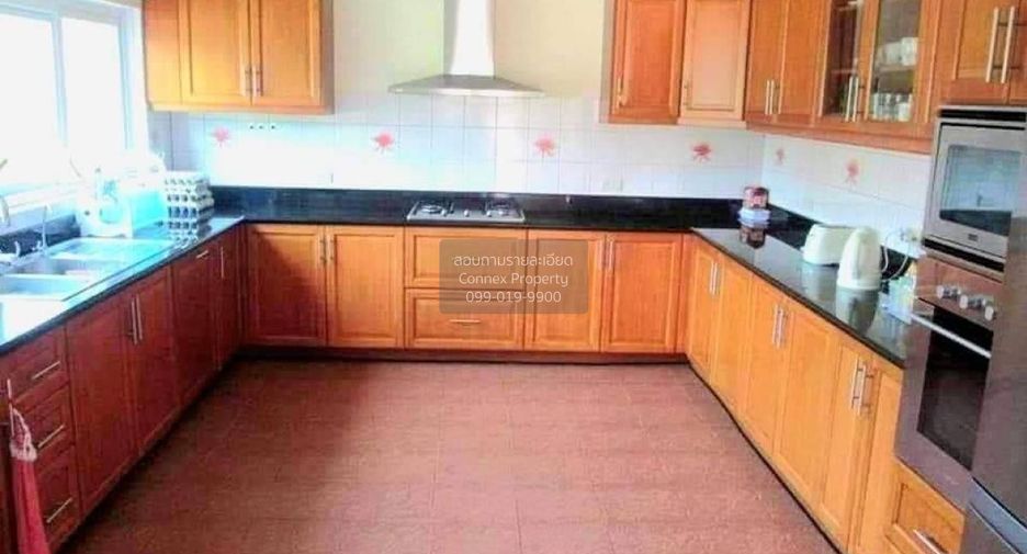 For sale 4 bedrooms villa in Bang Saray, Pattaya