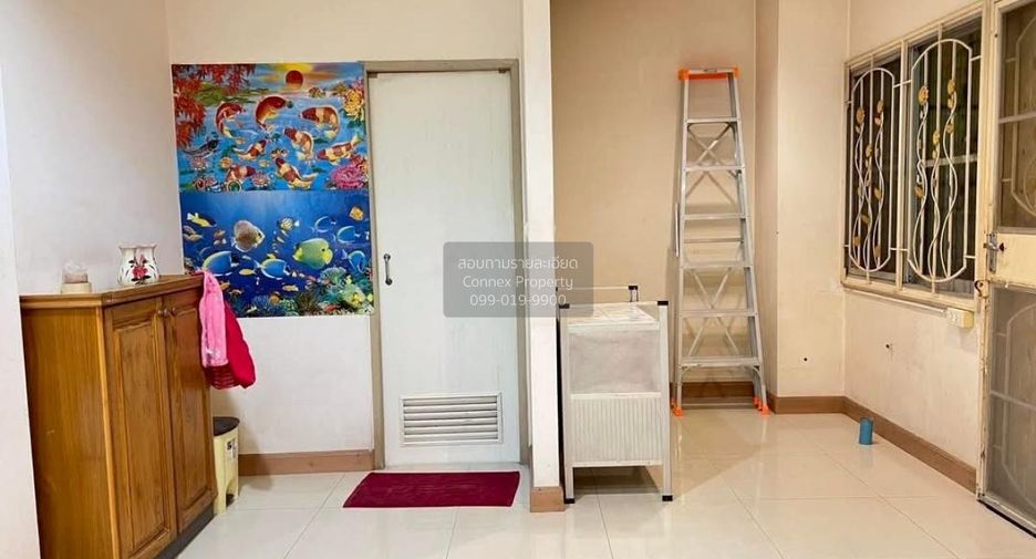 À vendre 4 chambres maison de ville à Bueng Kum, Bangkok