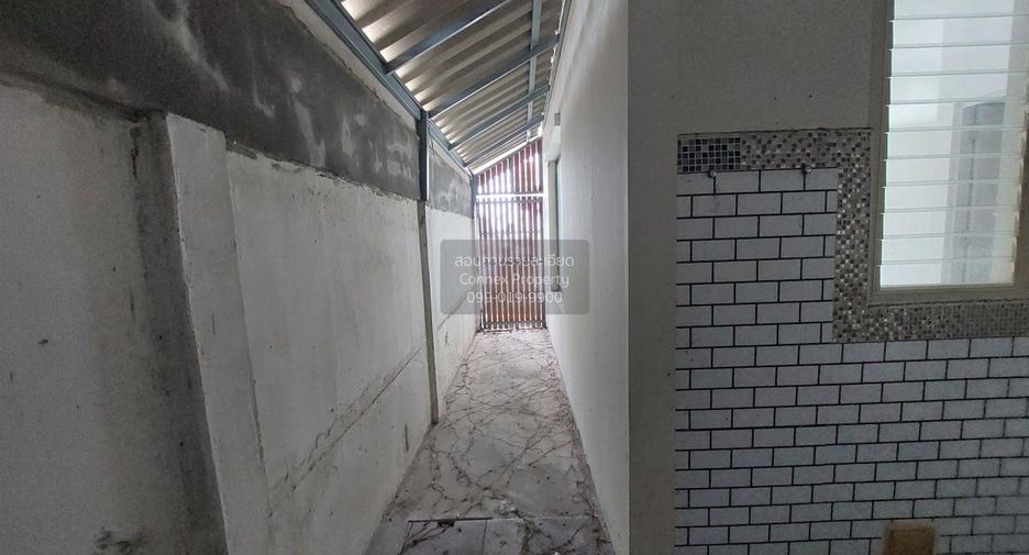 For sale 2 bedrooms townhouse in Mueang Chon Buri, Chonburi