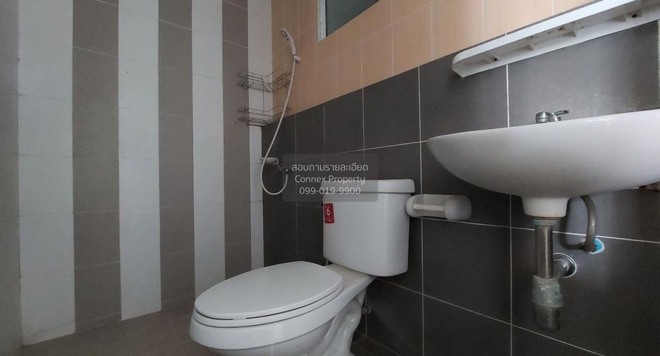 For sale 2 bedrooms townhouse in Mueang Chon Buri, Chonburi