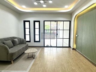 Casa adosada en venta de 2 habitaciones en Khlong Sam Wa, Bangkok