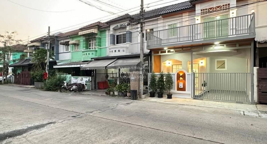 出售 4 卧室 联排别墅 在 Sai Noi, Nonthaburi