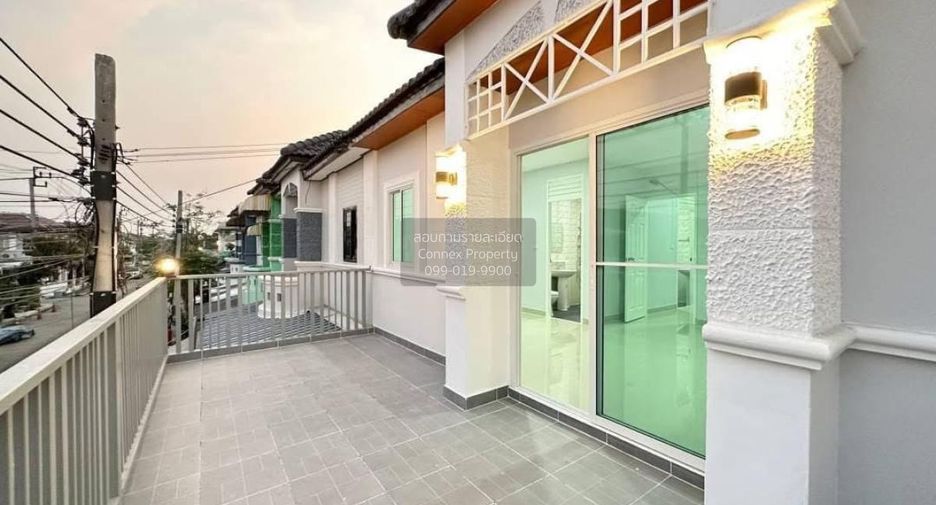 出售 4 卧室 联排别墅 在 Sai Noi, Nonthaburi