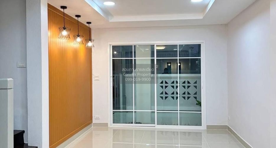 出售 4 卧室 联排别墅 在 Sai Noi, Nonthaburi