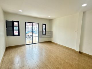 Casa adosada en venta de 2 habitaciones en Khlong Sam Wa, Bangkok