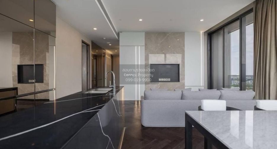 For sale 3 bedrooms condo in Khlong Toei, Bangkok