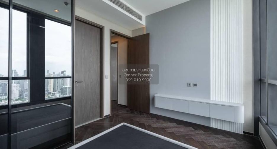 For sale 3 bedrooms condo in Khlong Toei, Bangkok