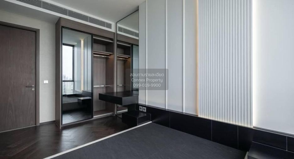 For sale 3 bedrooms condo in Khlong Toei, Bangkok