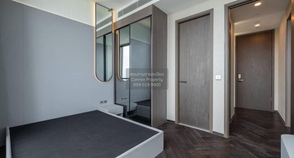 For sale 3 bedrooms condo in Khlong Toei, Bangkok