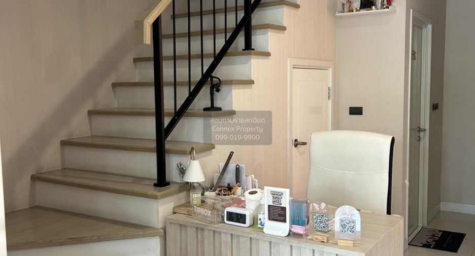 Casa adosada en venta de 2 habitaciones en Lat Phrao, Bangkok