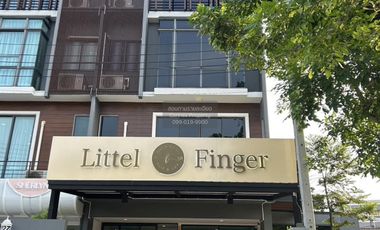 Casa adosada en venta de 2 habitaciones en Lat Phrao, Bangkok