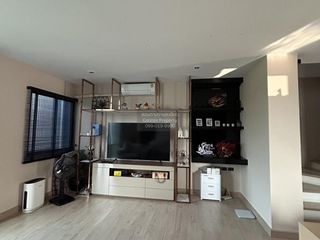 Casa adosada en venta de 2 habitaciones en Lat Phrao, Bangkok