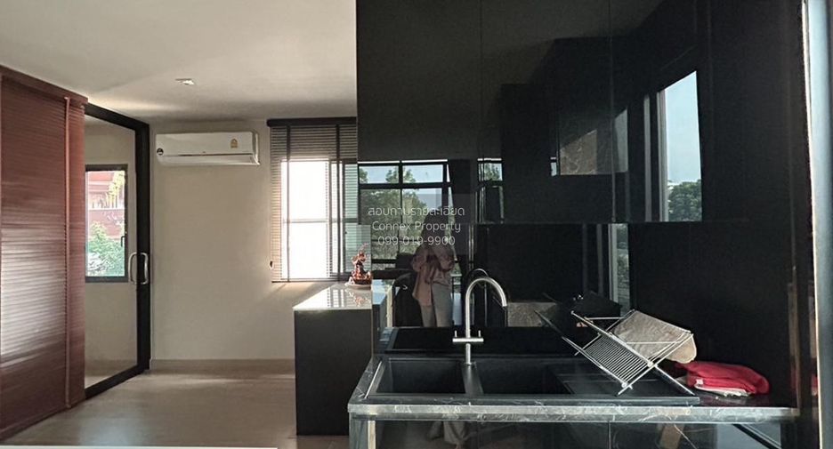 Casa adosada en venta de 2 habitaciones en Lat Phrao, Bangkok