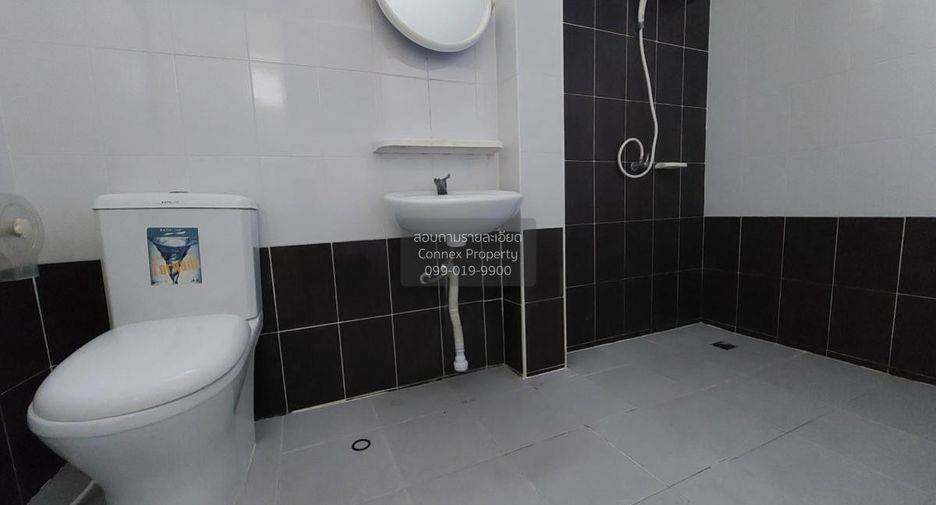 For sale 2 bedrooms townhouse in Mueang Chon Buri, Chonburi