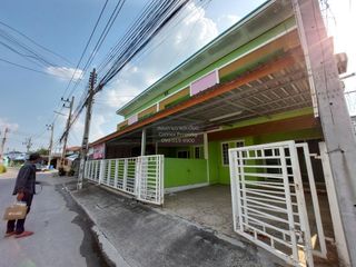 出售 2 卧室 联排别墅 在 Phan Thong, Chon Buri