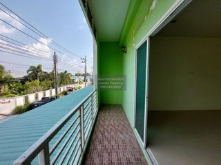 出售 2 卧室 联排别墅 在 Phan Thong, Chon Buri