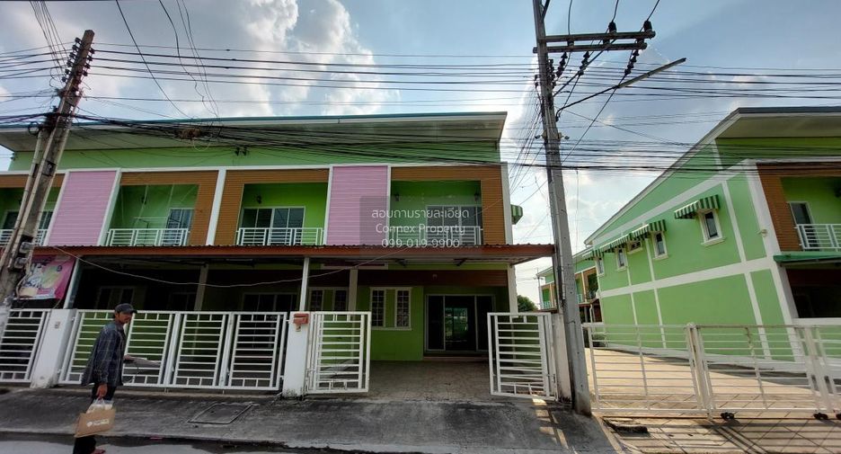 出售 2 卧室 联排别墅 在 Phan Thong, Chon Buri