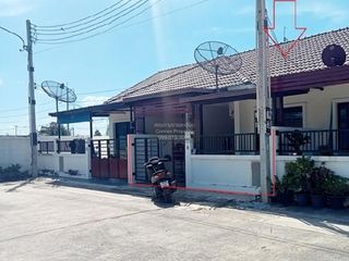 出售 2 卧室 联排别墅 在 Phanat Nikhom, Chon Buri
