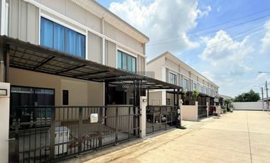 出售 3 卧室 联排别墅 在 Bang Phli, Samut Prakan