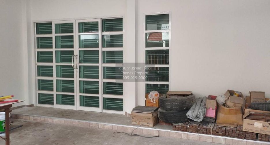 À vendre 4 chambres maison de ville à Bang Kho Laem, Bangkok